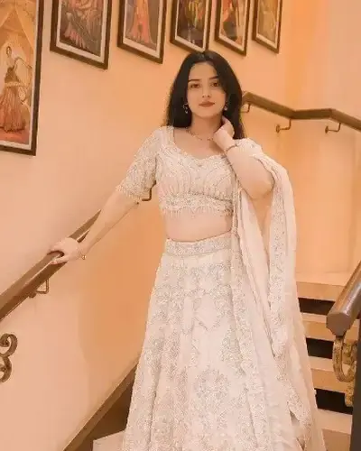 Escort Arkalgud